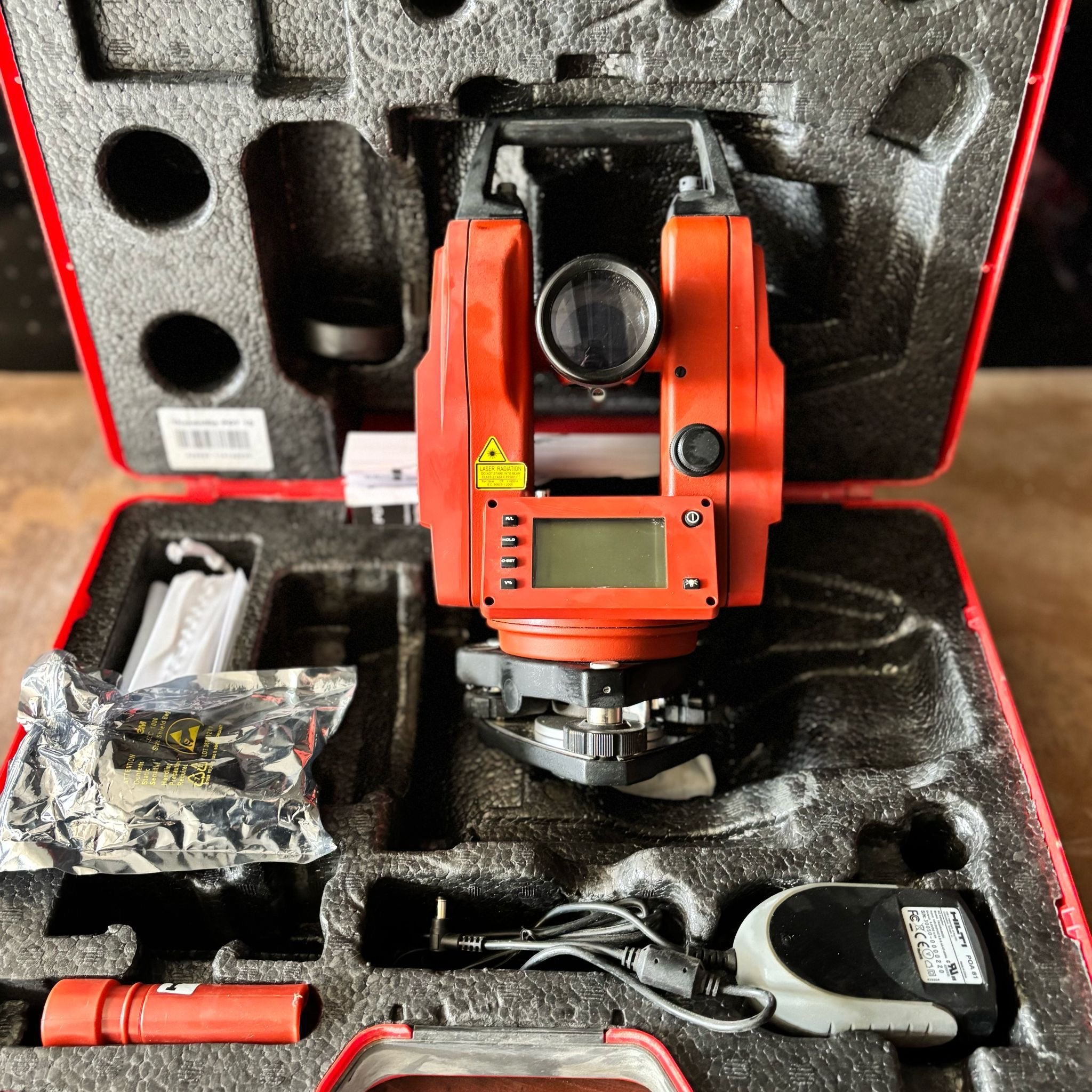 Théodolite Hilti POT 10
