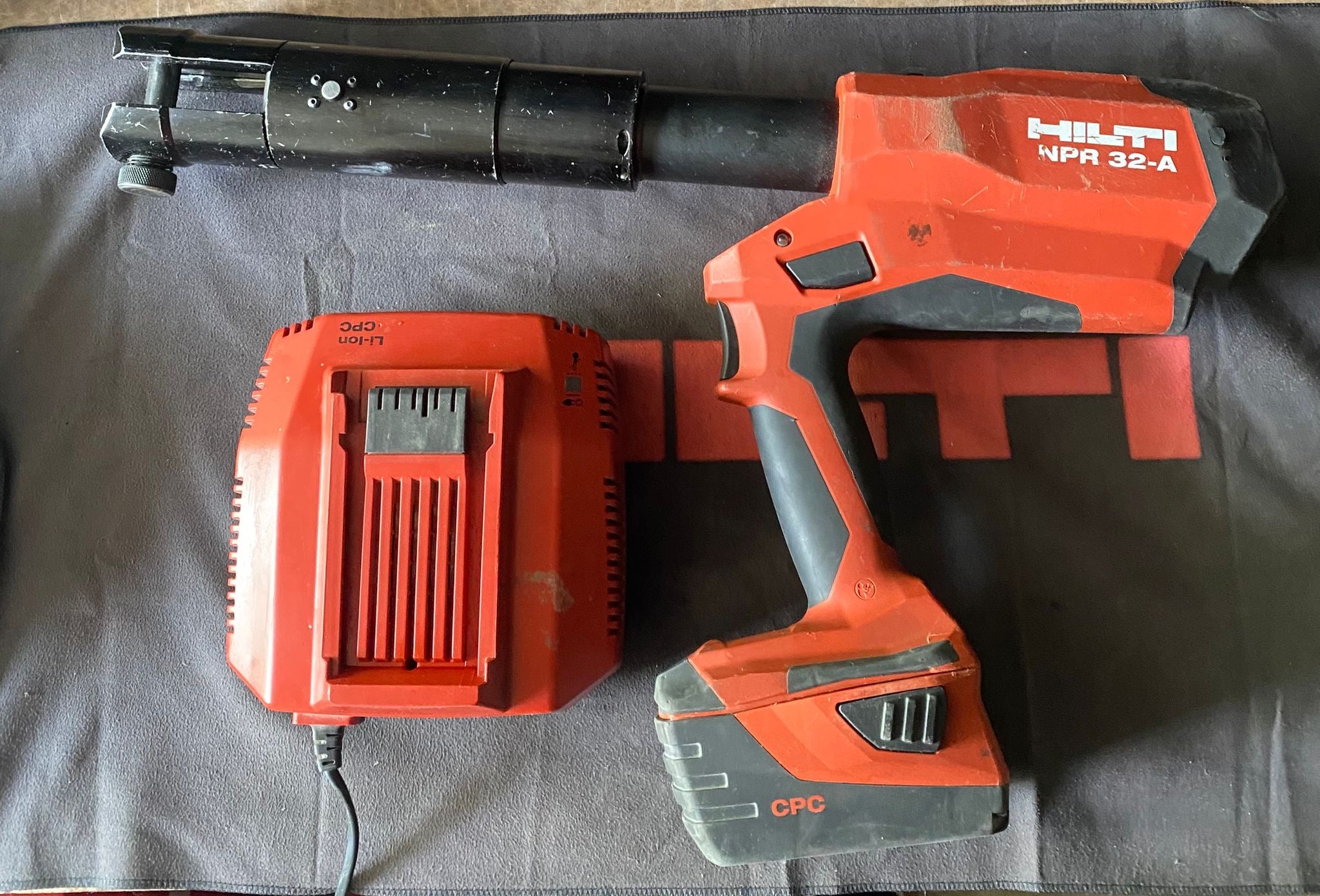Sertisseuse Hilti NPR 32 PE A