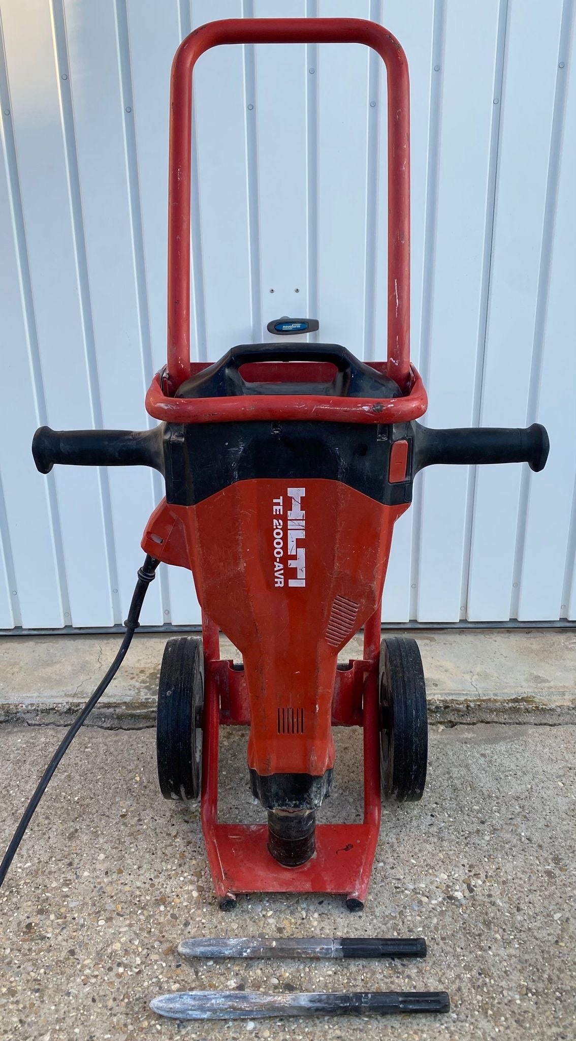 Marteau Piqueur Hilti TE 2000 AVR + Trolley