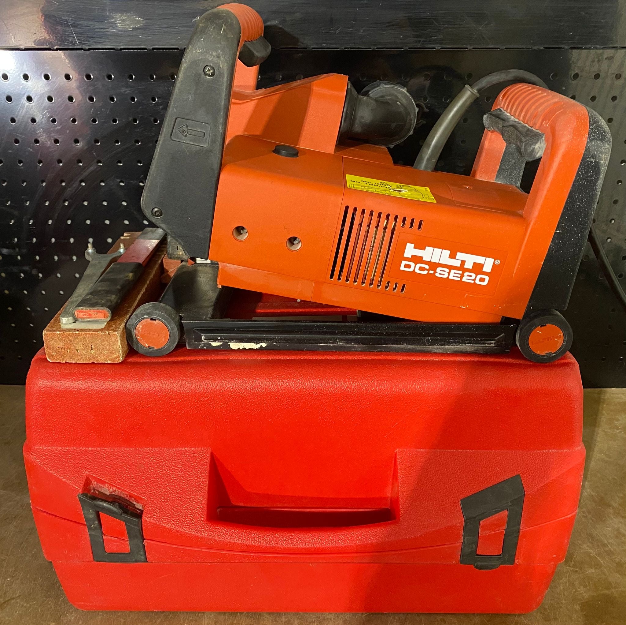 Rainureuse Hilti DC SE 20