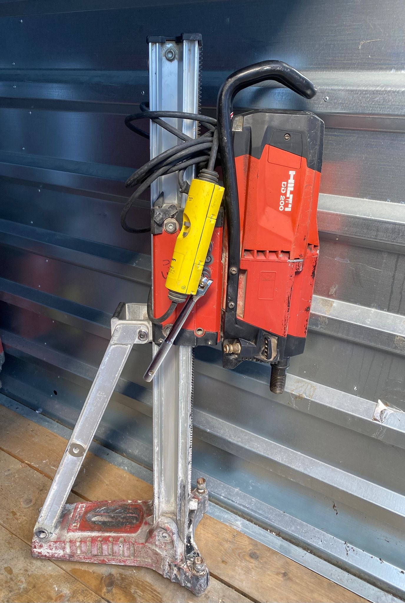 Carotteuse Hilti DD 200 + Colonne DD HD 30
