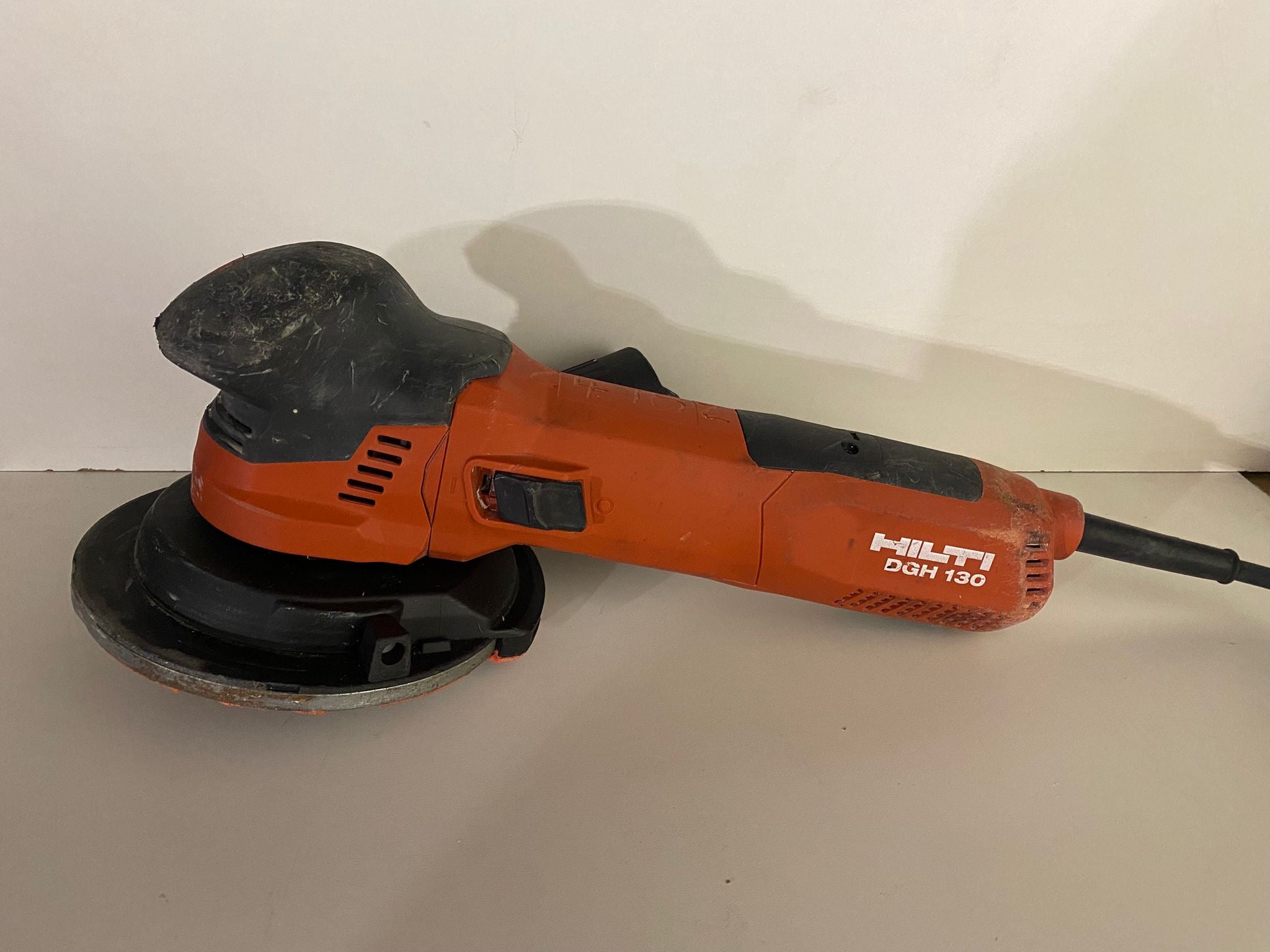Ponceuse Béton Hilti DGH 130