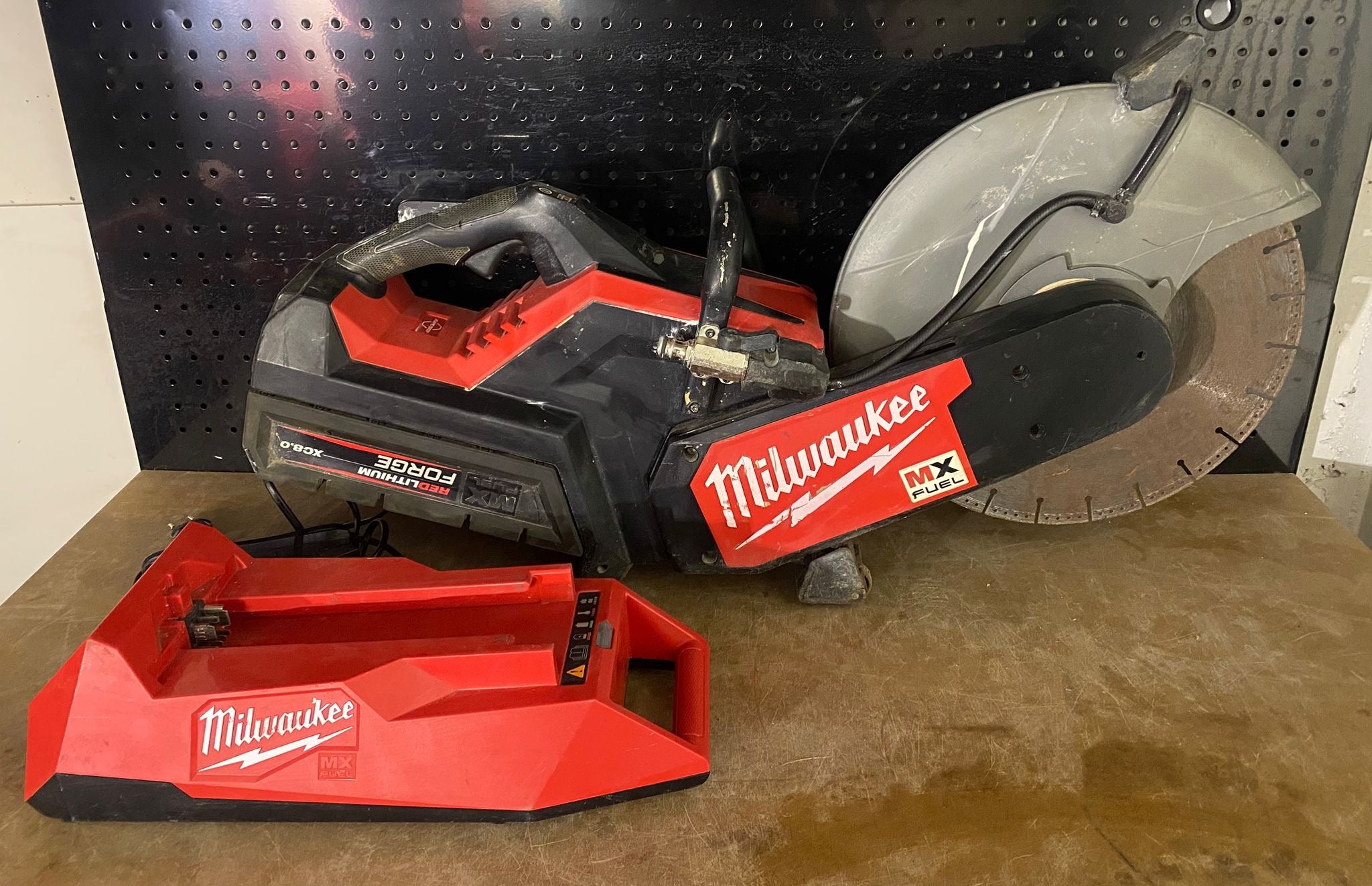 Découpeuse Milwaukee MXF COS350G2