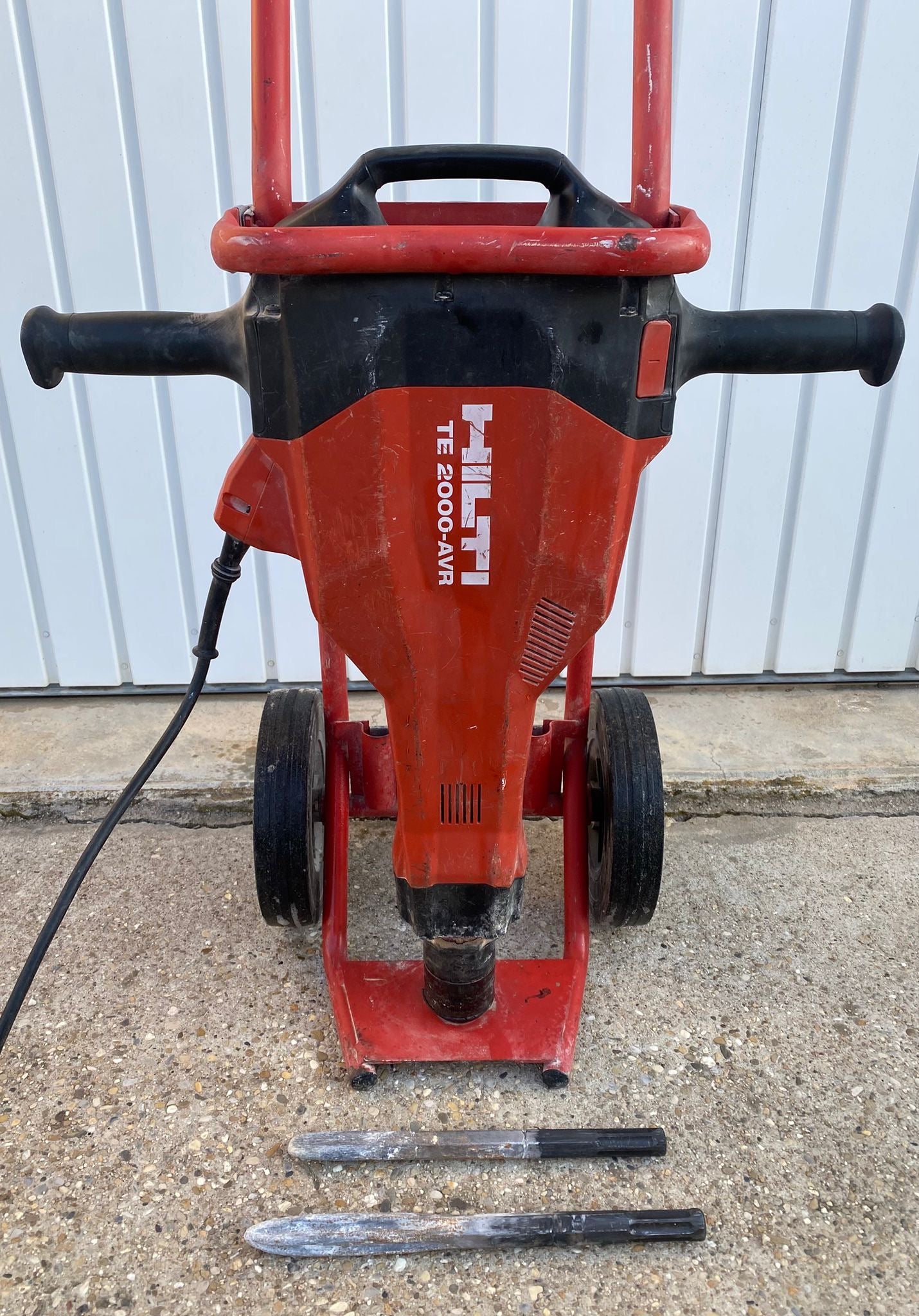 Marteau Piqueur Hilti TE 2000 AVR + Trolley